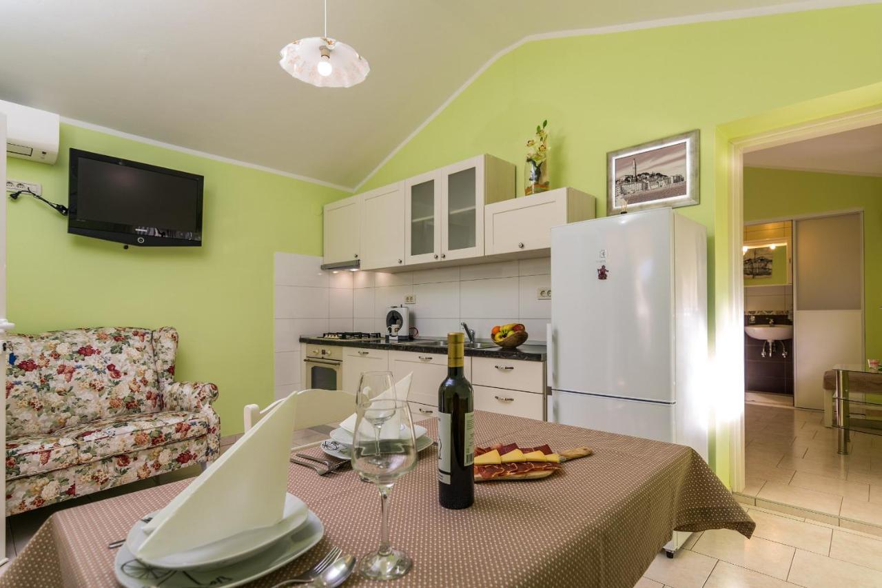 Apartments Korina カンファナル エクステリア 写真