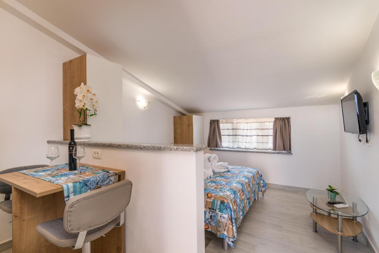 Apartments Korina カンファナル エクステリア 写真